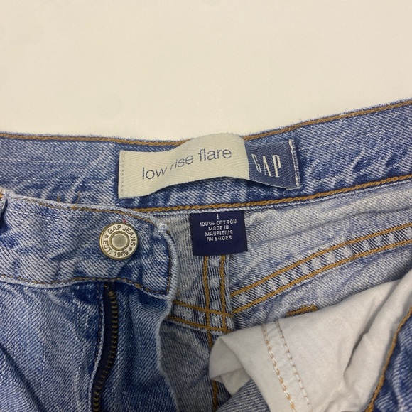 Gap Low Rise Flare Jeans - Picture 3 of 4